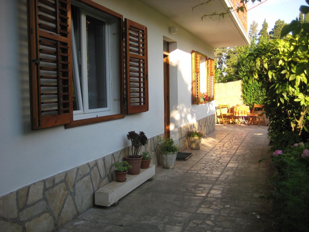 Apartment Bosiljak Jelsa  Cameră foto