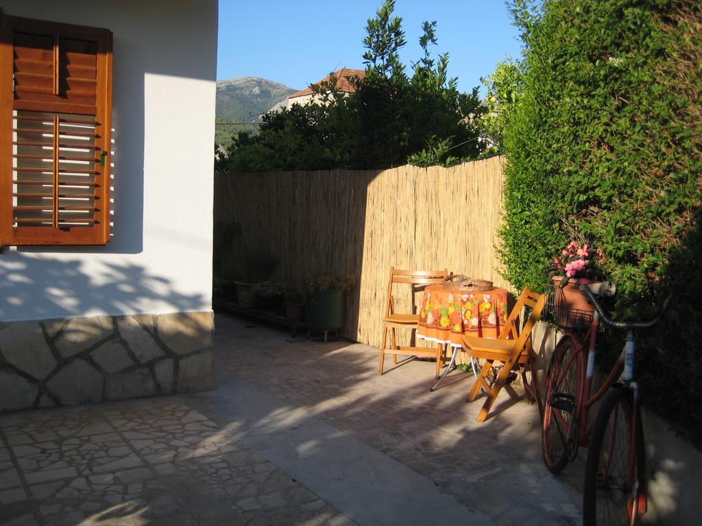 Apartment Bosiljak Jelsa  Cameră foto